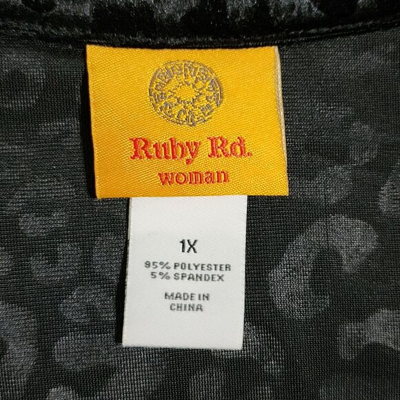 NWT Ruby Rd Womens Burnout Velvet Cheetah Blouse Black Velour 3/4 Sleeve Size 1X - Picture 5 of 10